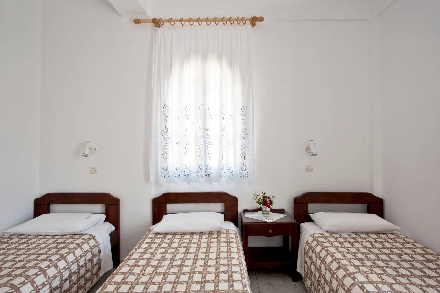 Ancient-Thira-Room-11