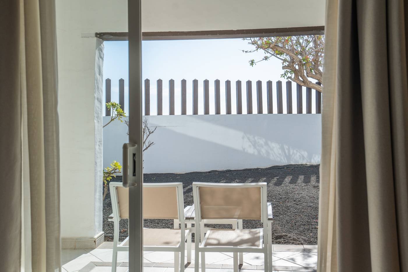 Hotel-LIVVO-Volc--n-Lanzarote-Room-24