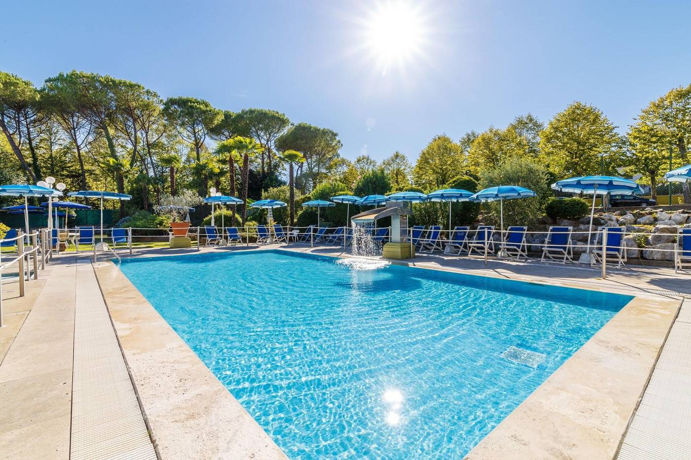 Country-Club-Pool-30