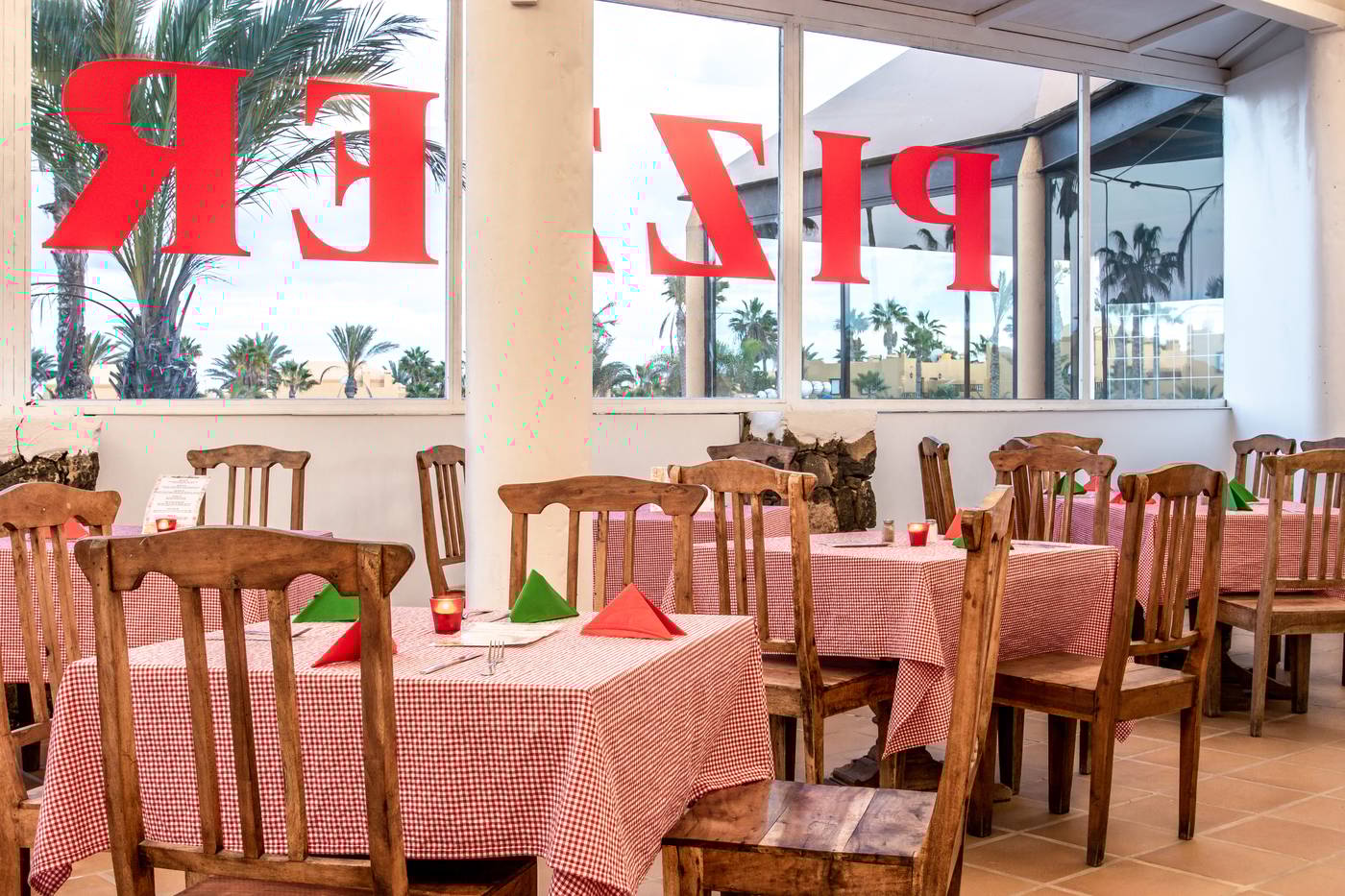 Oasis-Papagayo-Sport---Family-Restaurant-55