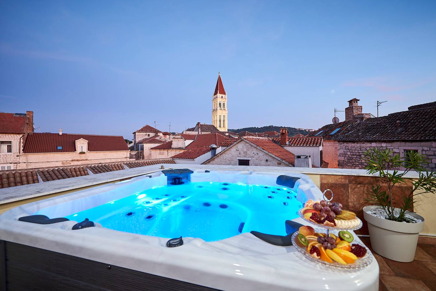 Palace-Derossi-Pool-59