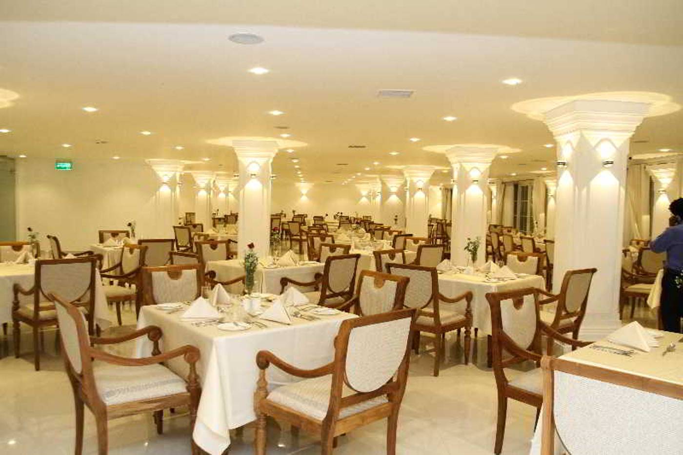 Araliya-Green-Hills-Restaurant-8