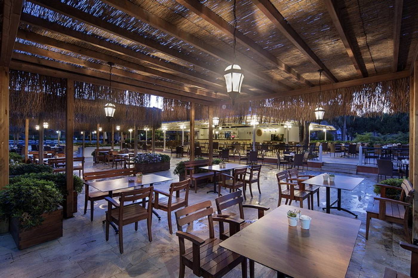 Club-Turtas-Beach-Hotel-Bar-25