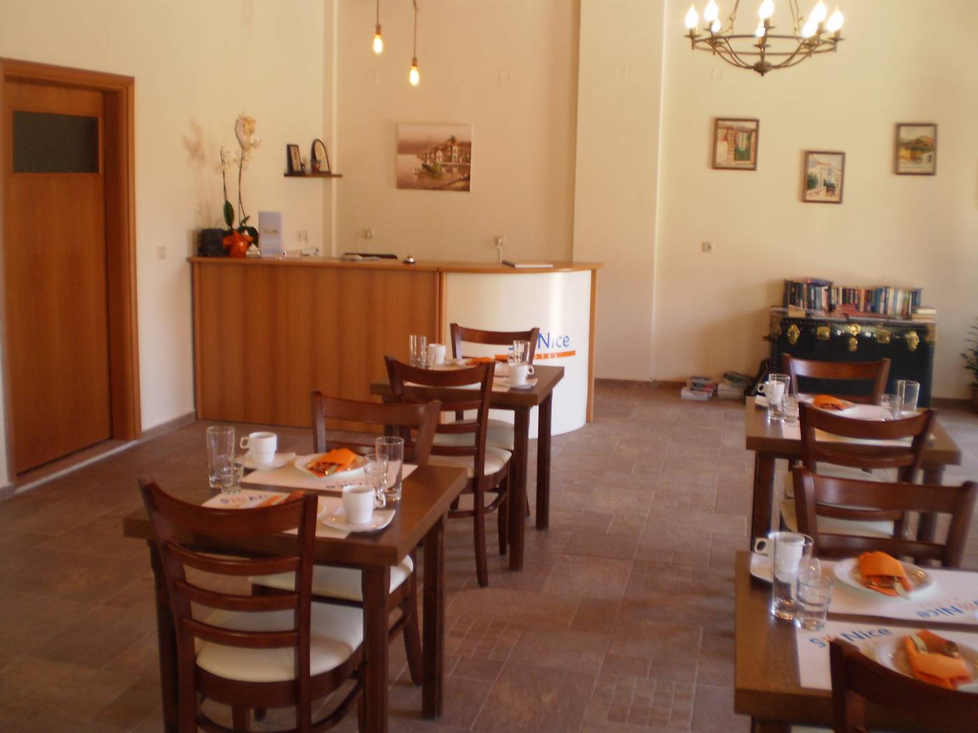 So-Nice-Hotel-Lobby-18