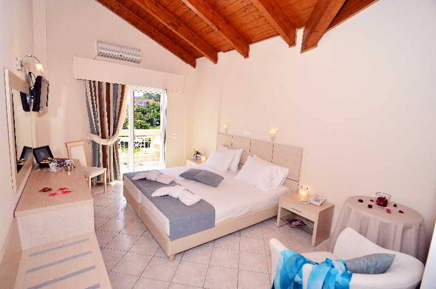 Al-Mare-Room-11