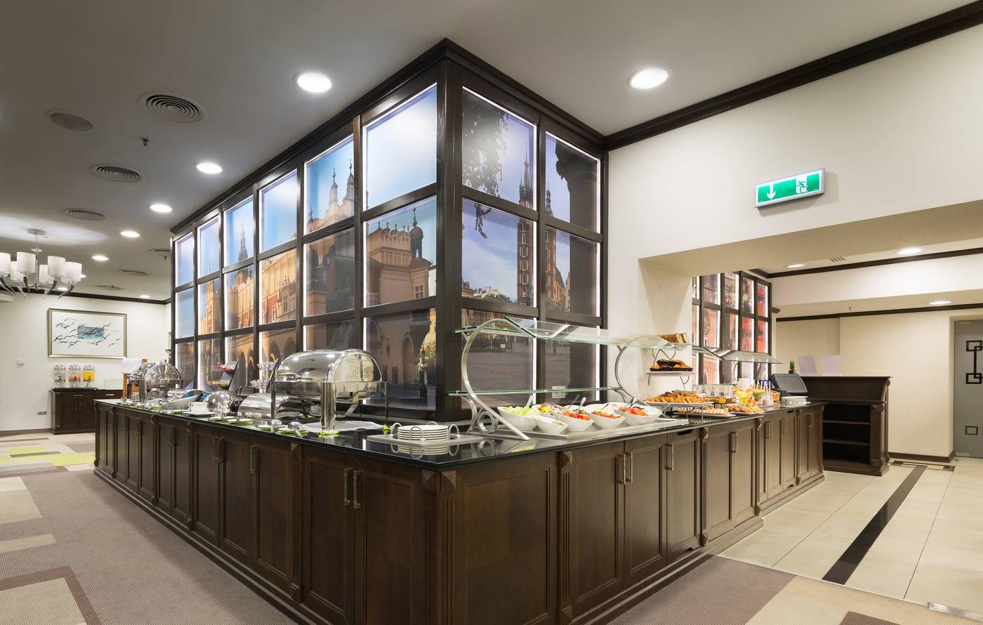 Holiday-Inn-Krakow-City-Centre-Restaurant-36