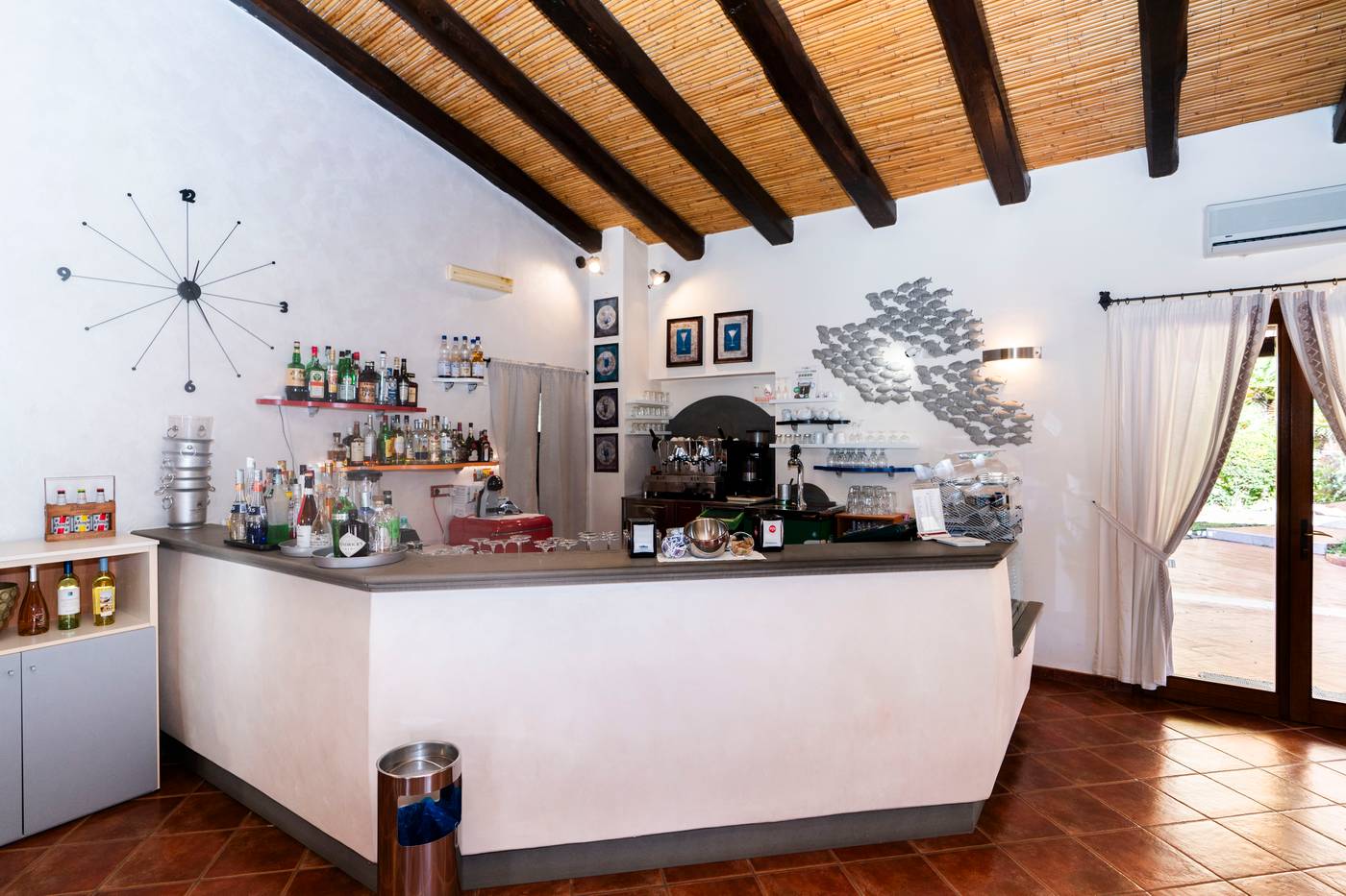 Borgo-Degli-Ulivi-Residence-Bar-30