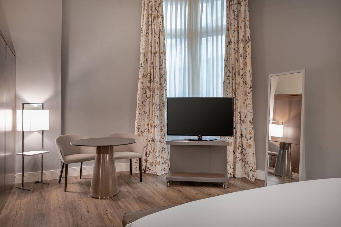 AC-Hotel-Palacio-del-Retiro-Autograph-Collection-Room-77