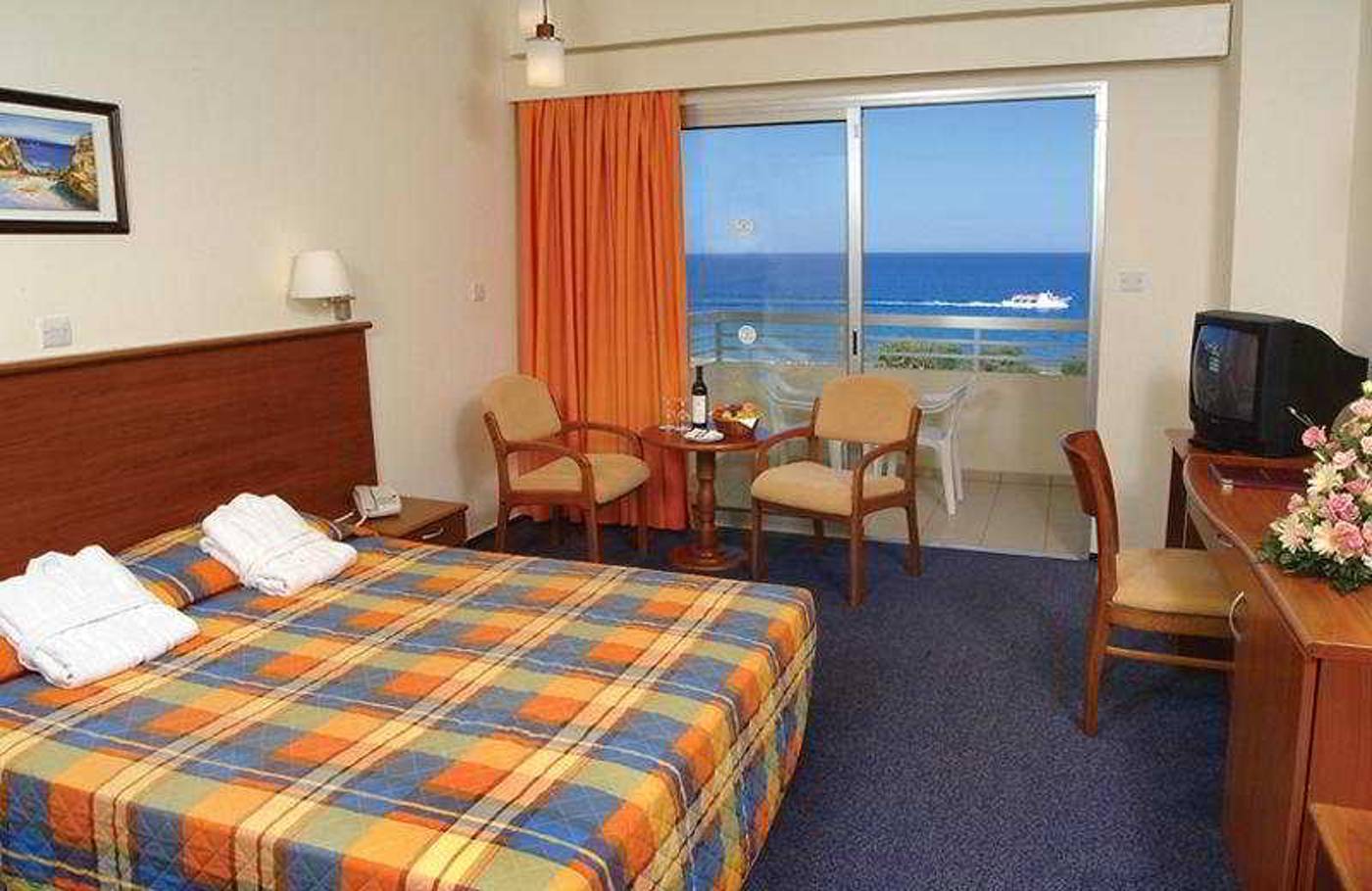 Sentido-Kouzalis-Beach-Room-6