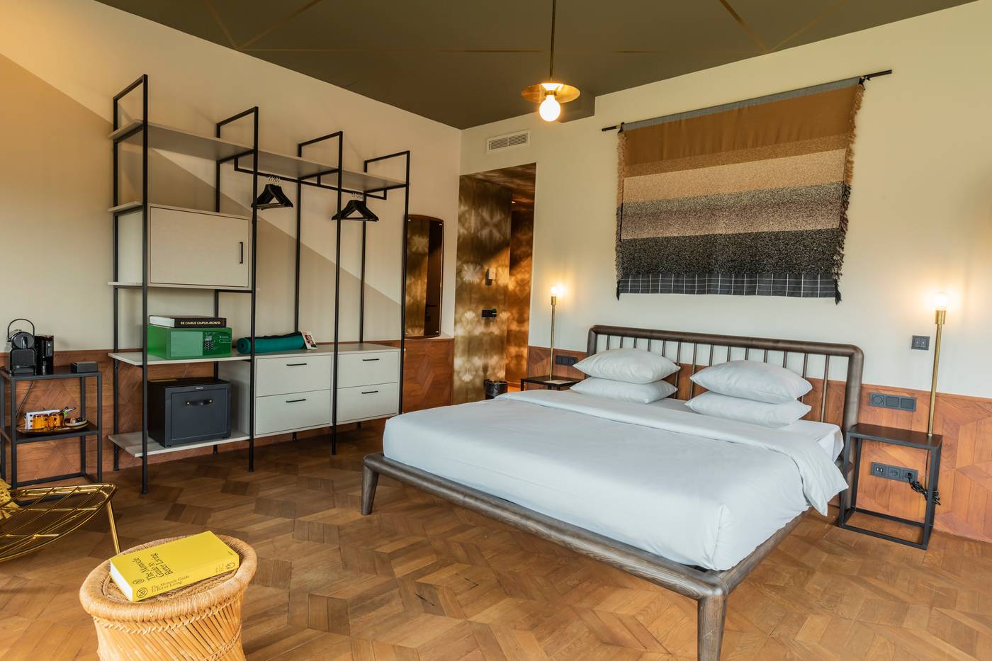 Hotel-V-Fizeaustraat-Room-7