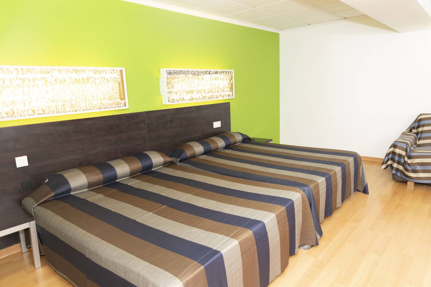 Sol-y-Sombra-Room-18