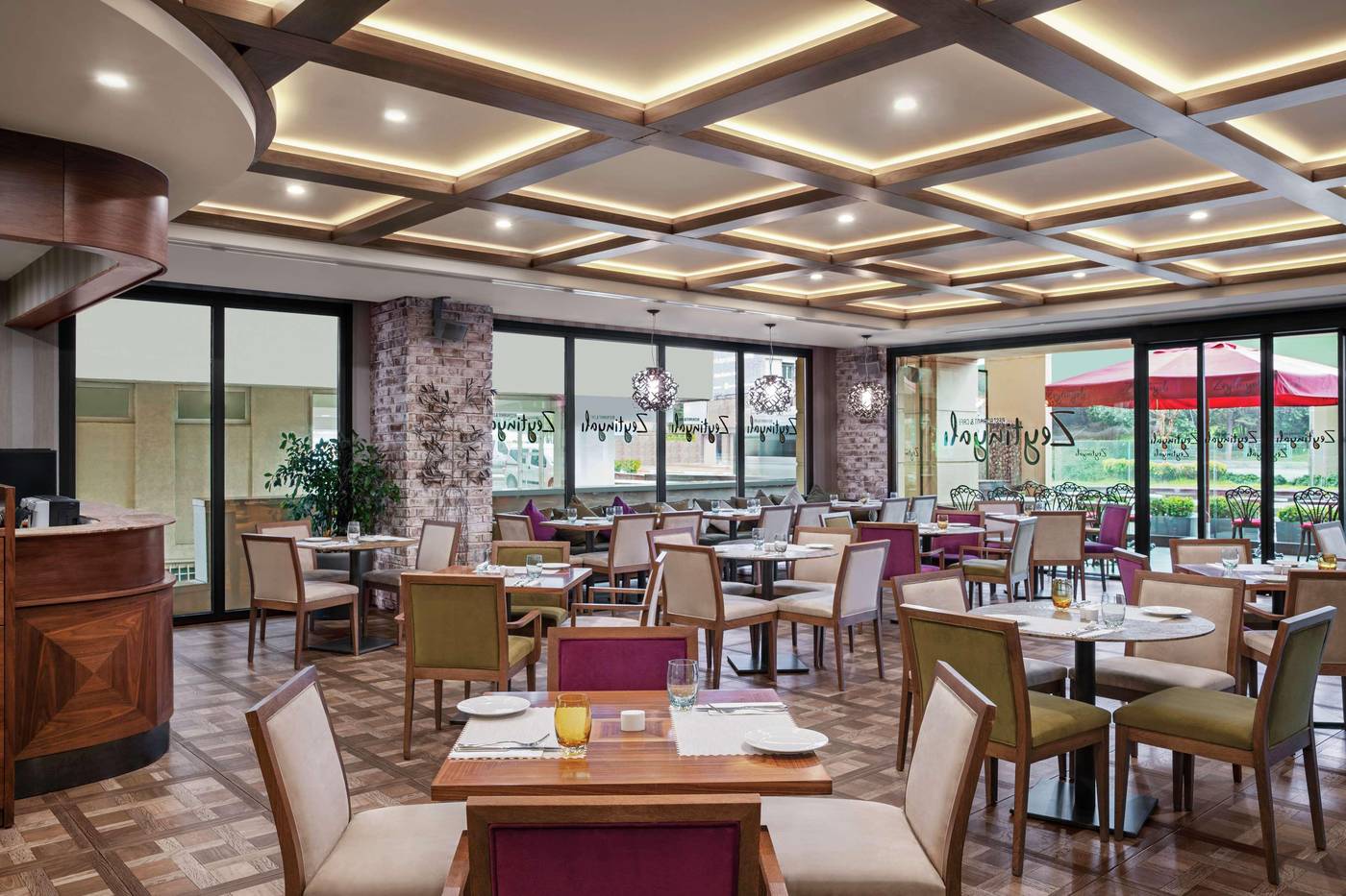 DoubleTree-By-Hilton-Istanbul-Esentepe-Restaurant-41