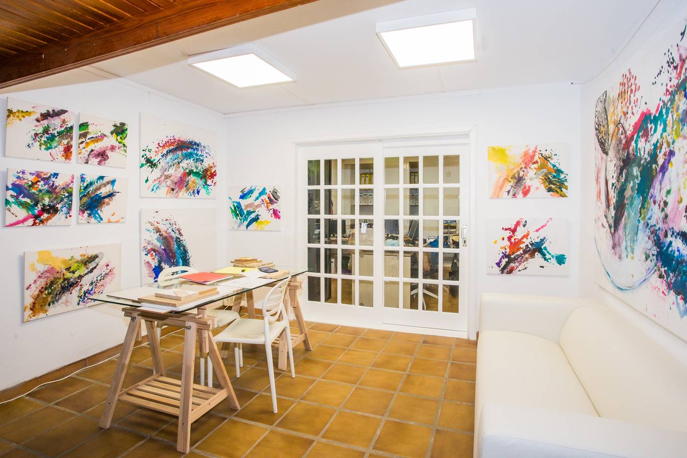 Los-Tulipanes-Lobby-43