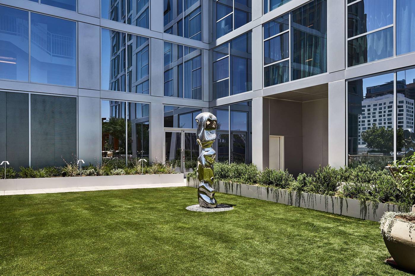 Conrad-Los-Angeles-General-view-106