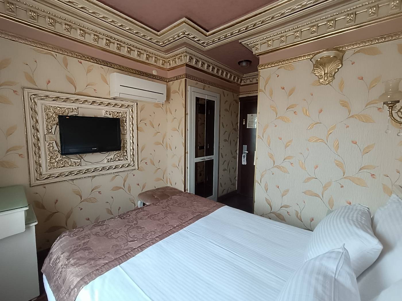 Golden-Horn-Sirkeci-Room-34