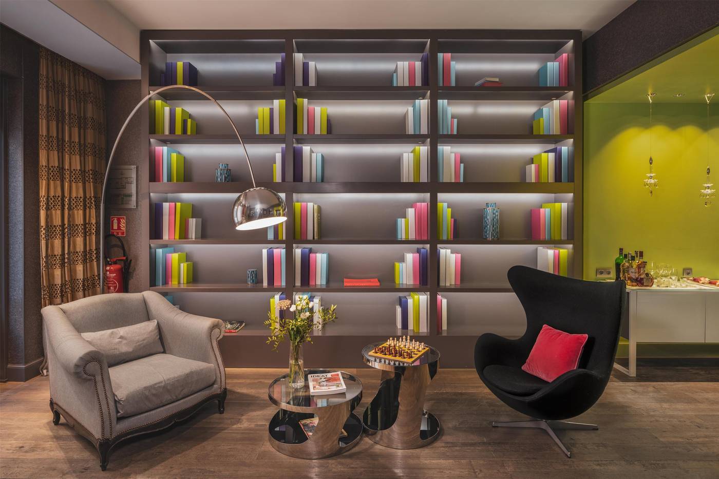 Le-Petit-Paris-Lobby-36