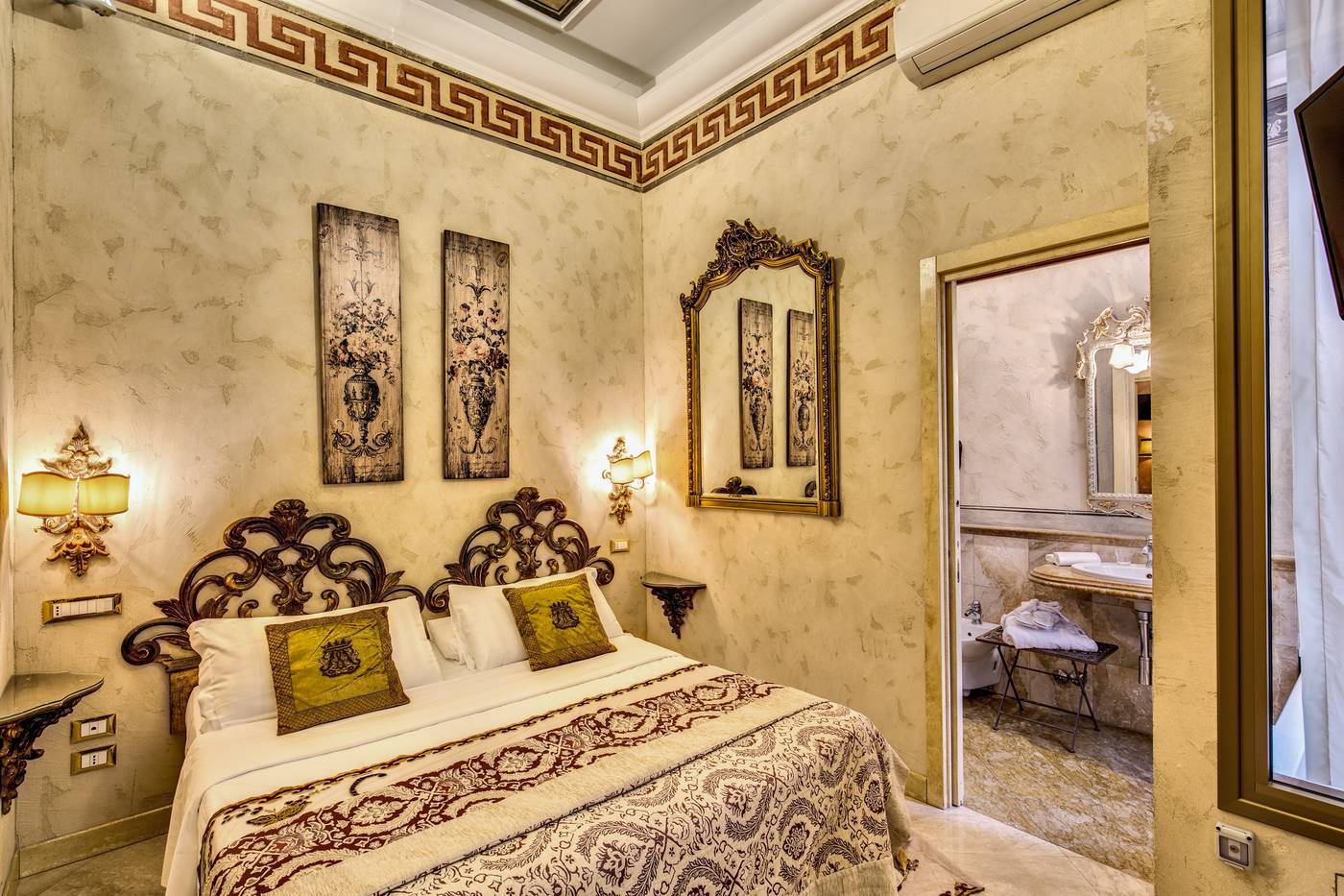 Romanico-Palace-Luxury-Hotel---Spa-Room-30