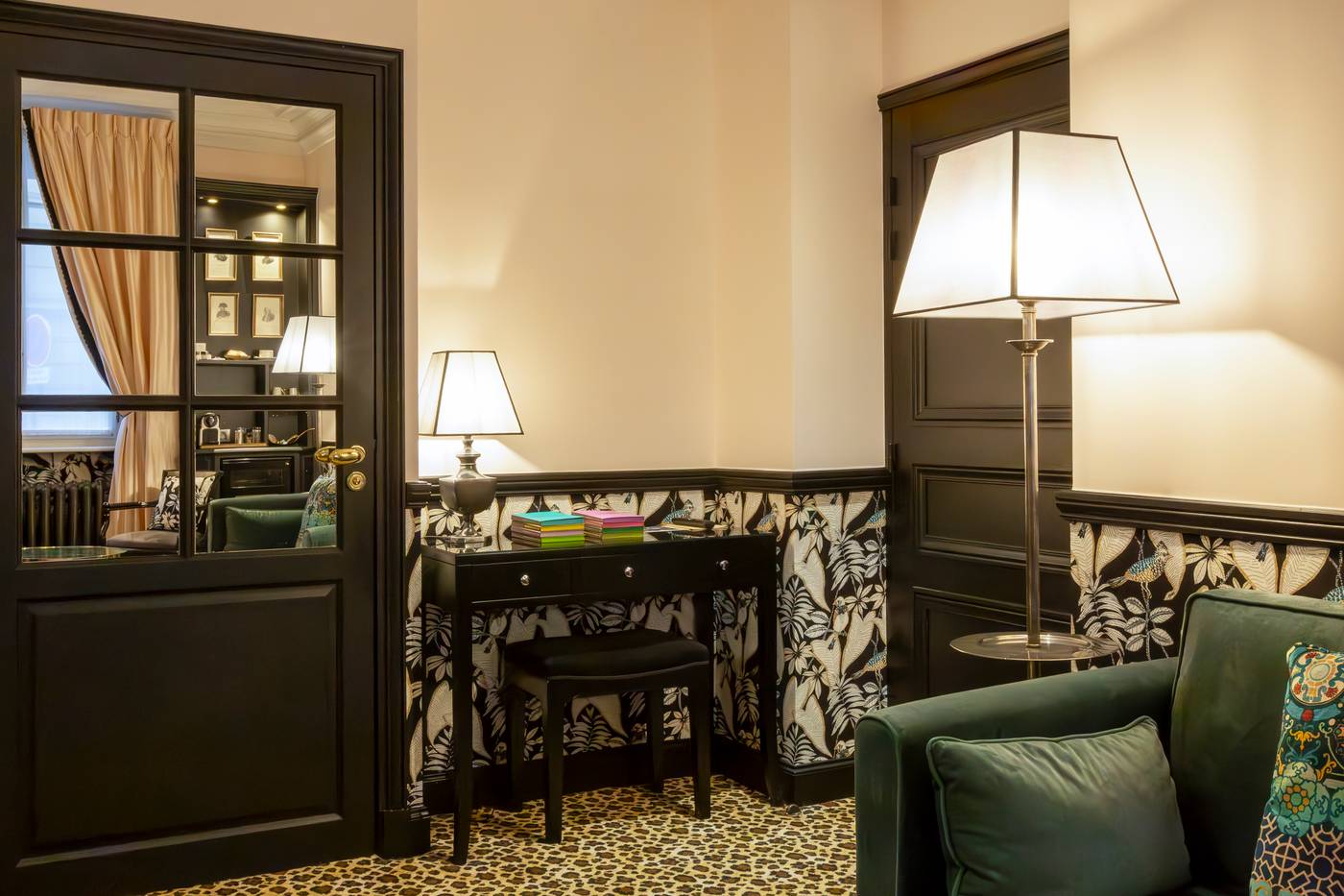 West-end-Paris-Room-55