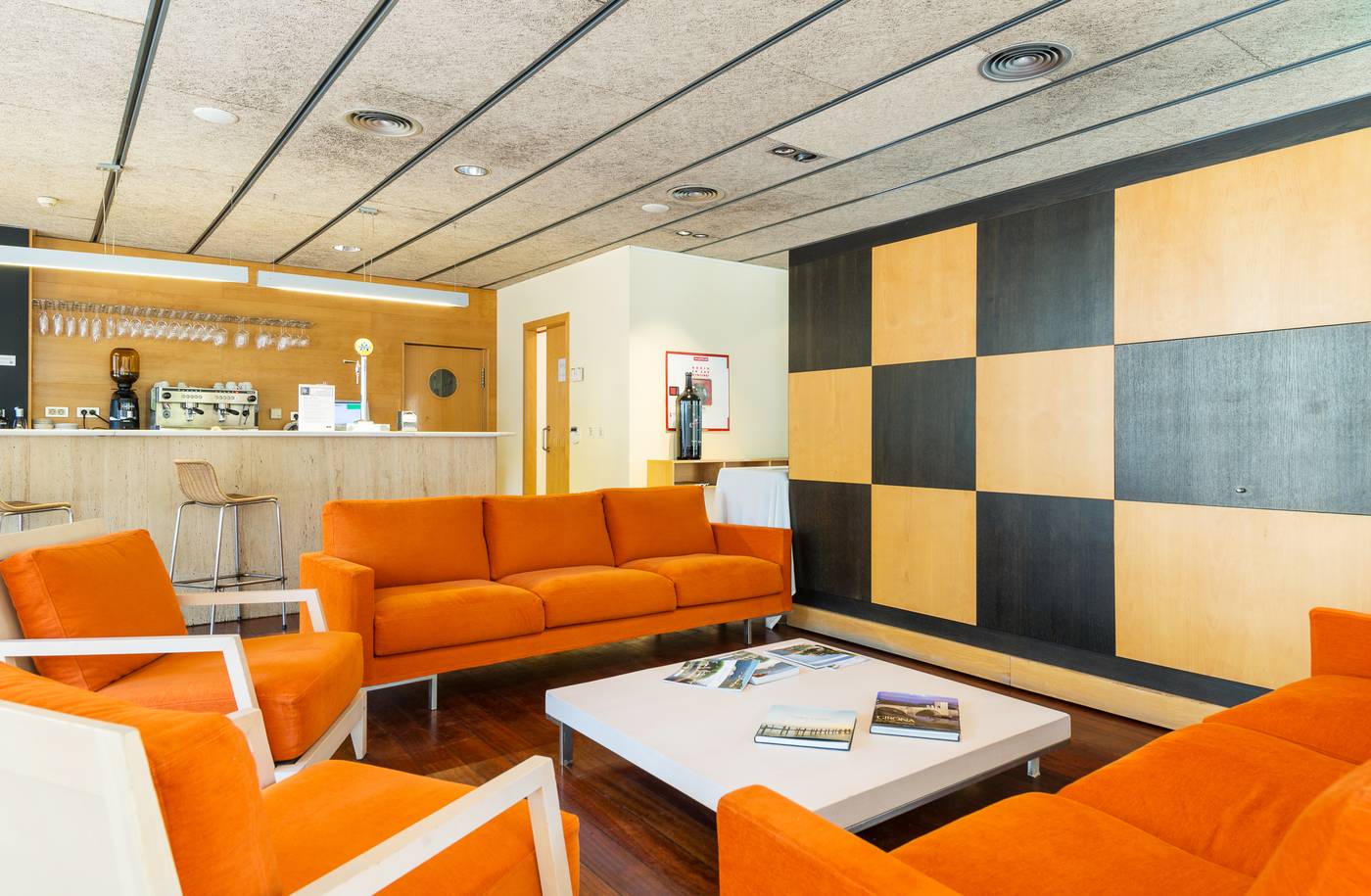 NM-suites-Hotel-Bar-49