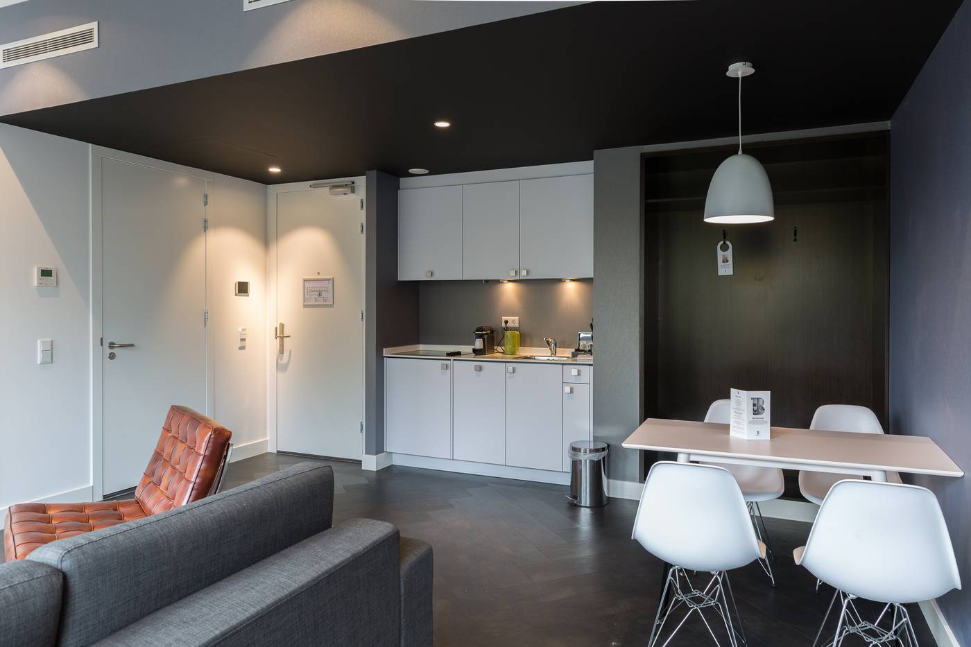 B-aparthotel Kennedy-Netherlands-DEN HAAG-Room-9