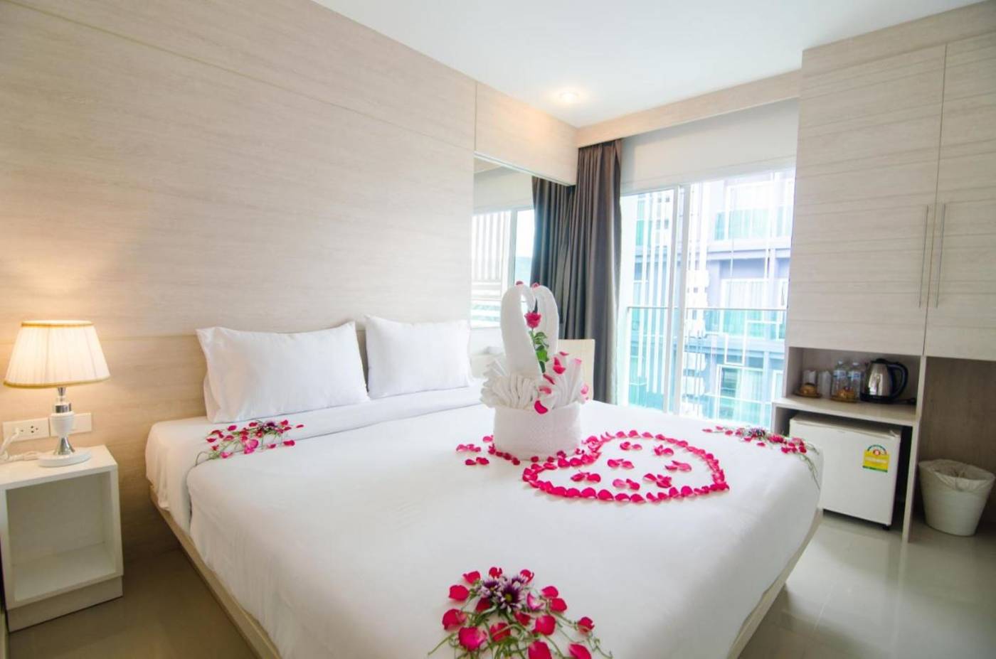 Mirage-Express-Patong-Phuket-Hotel-Room-19