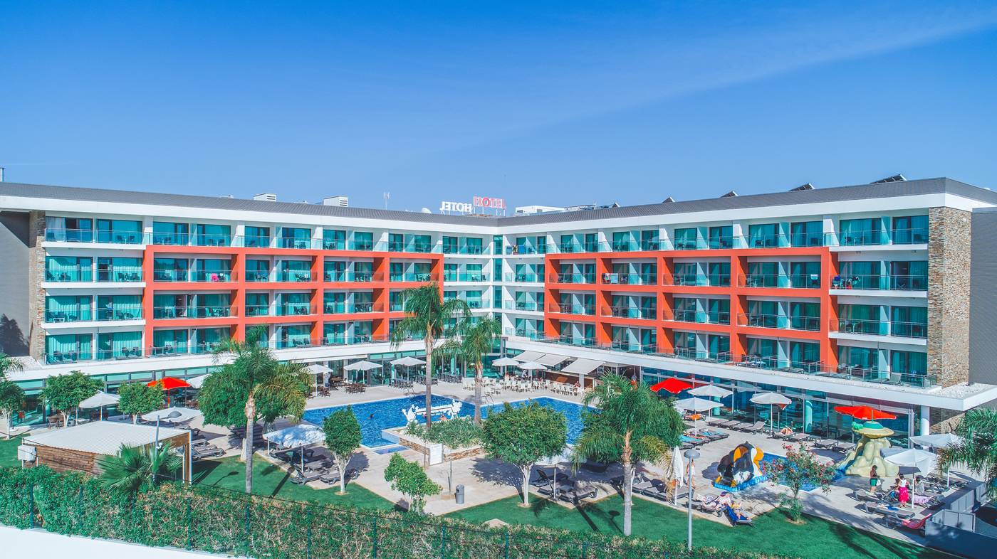 Aquashow-Park-Hotel-General-view-12