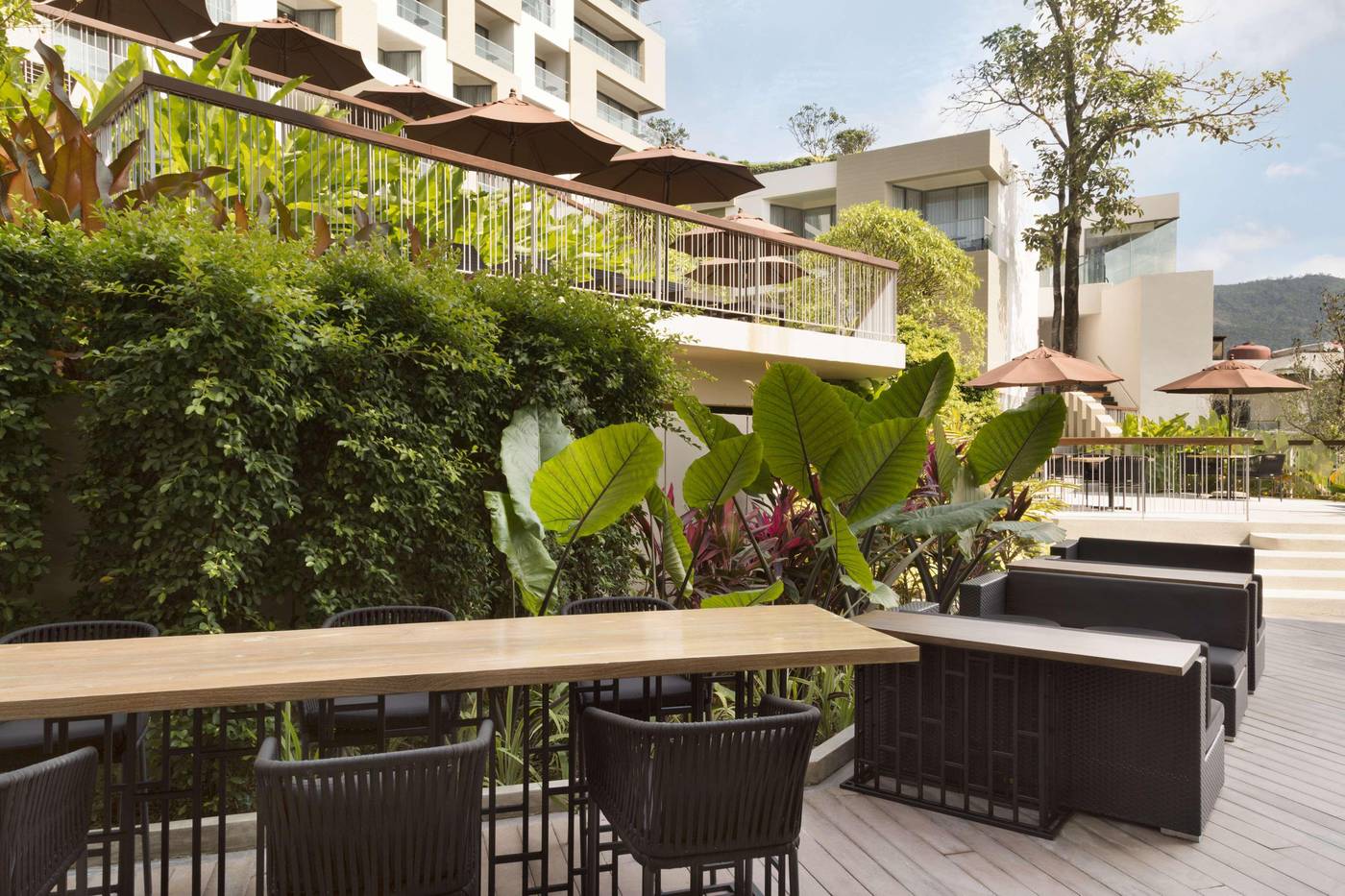 Andaman-Beach-Hotel-Phuket-Handwritten-Collection-Bar-13