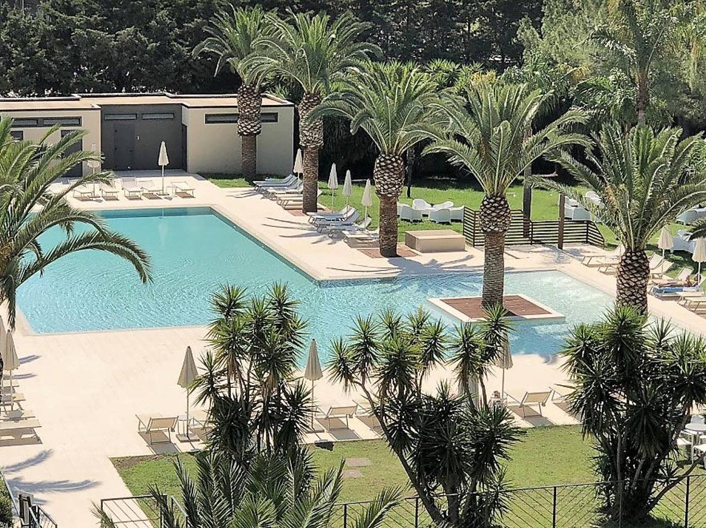 Eureka-Palace-Hotel-Spa-Resort-Pool-2