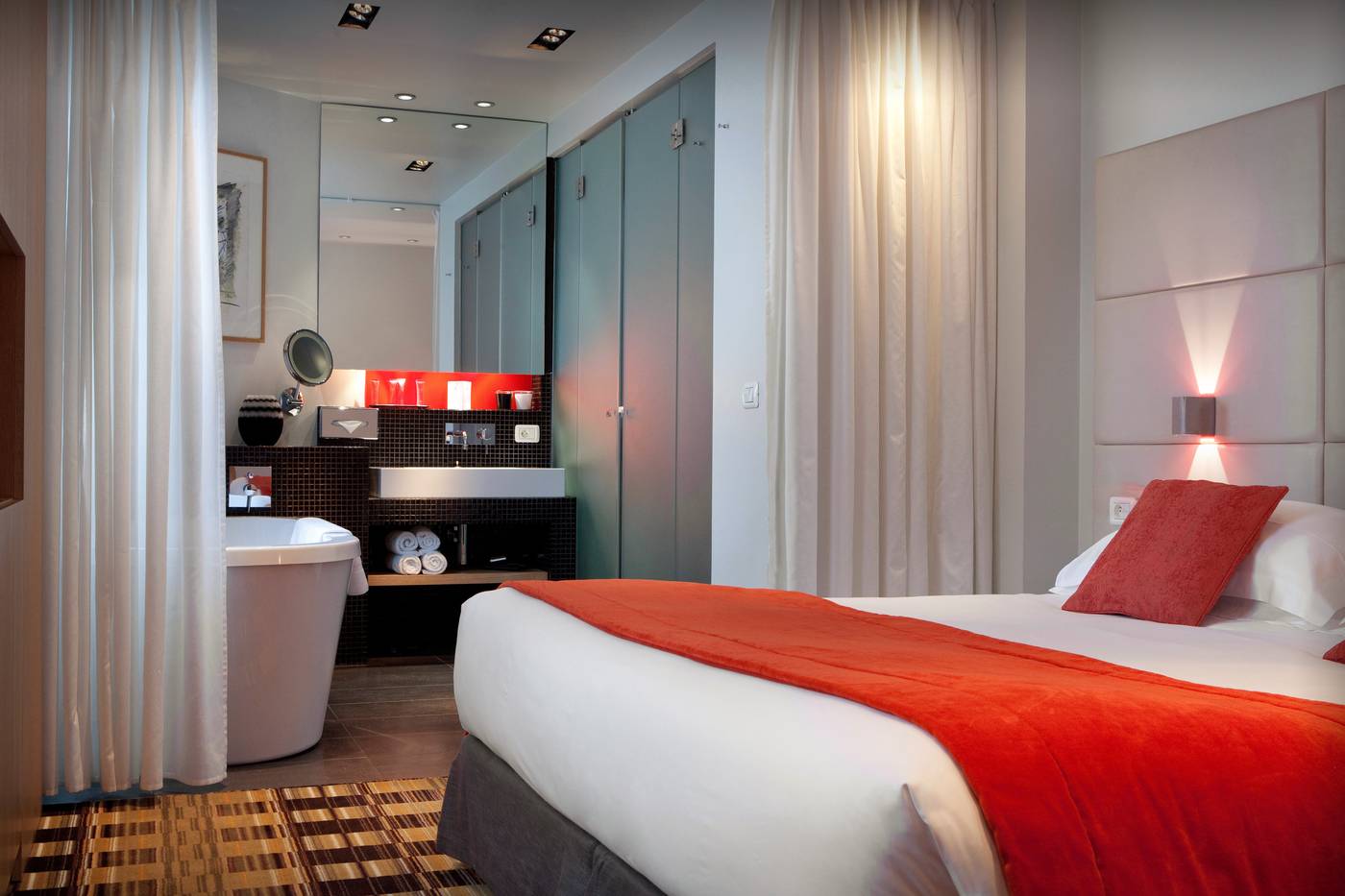 Hotel-Golden-Tulip-Opera-De-Noailles-Room-5