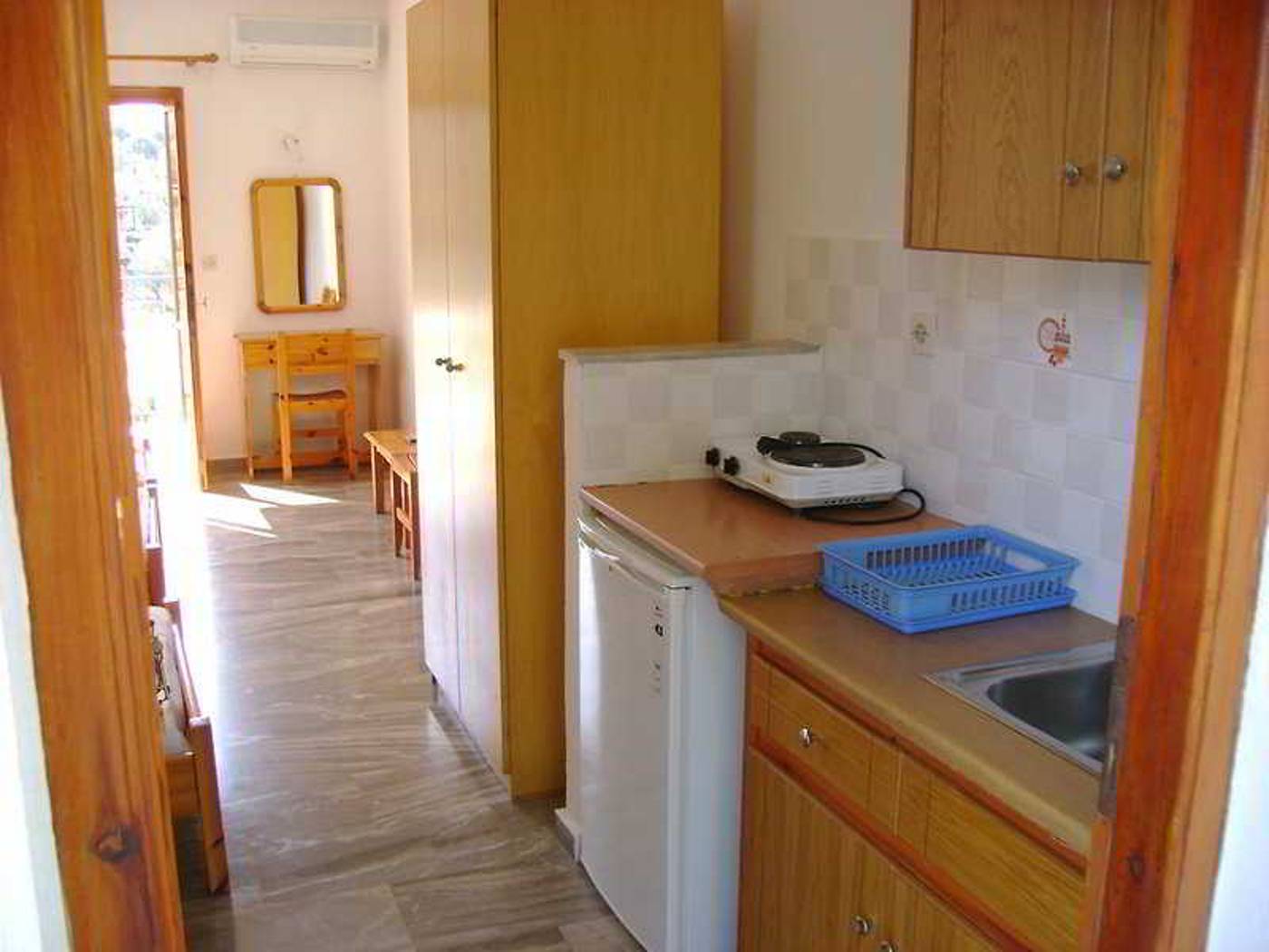 Diamantis-Studios-Room-8