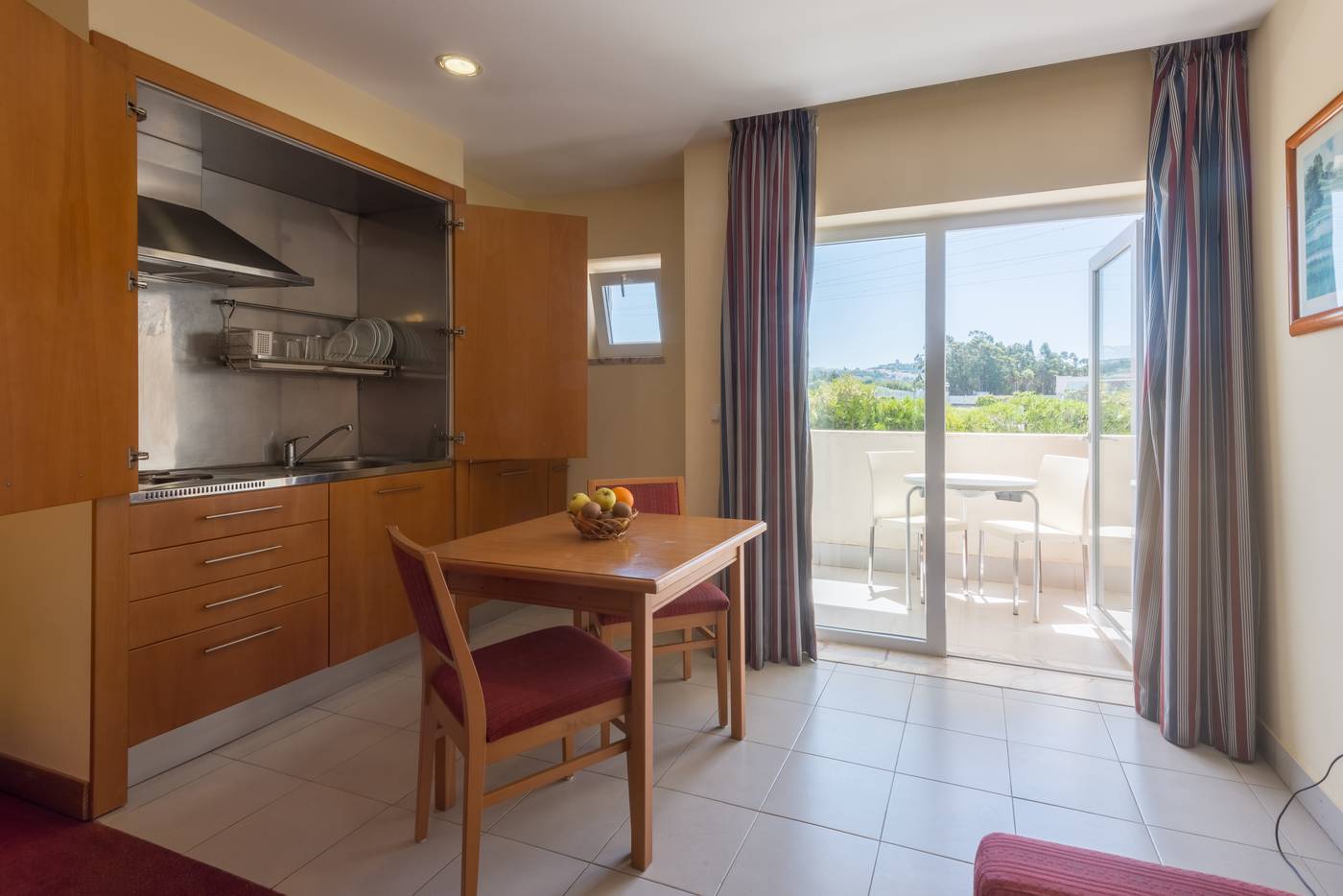 Amazonia-Palmela-Room-2