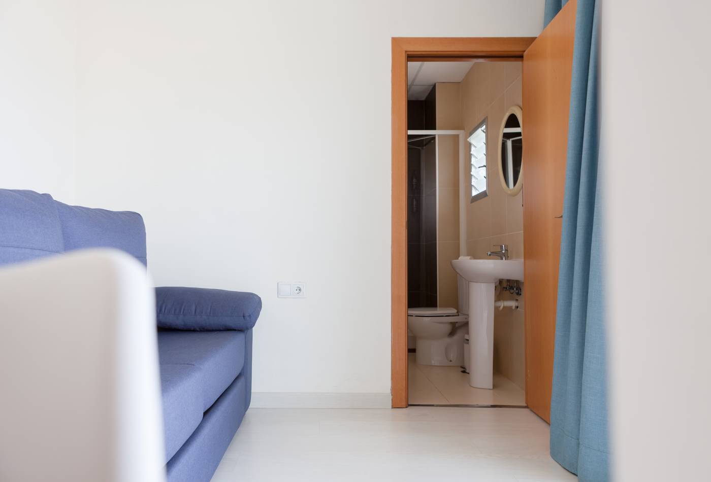 Ohtels-San-Salvador-Room-33