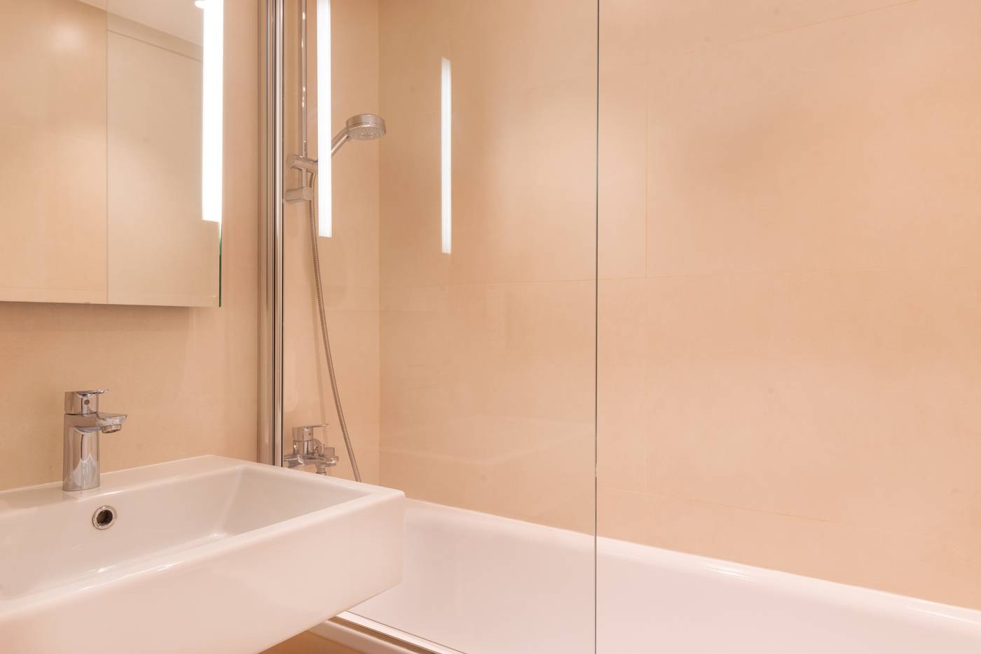 Maison-Axel-Opera-Room-28