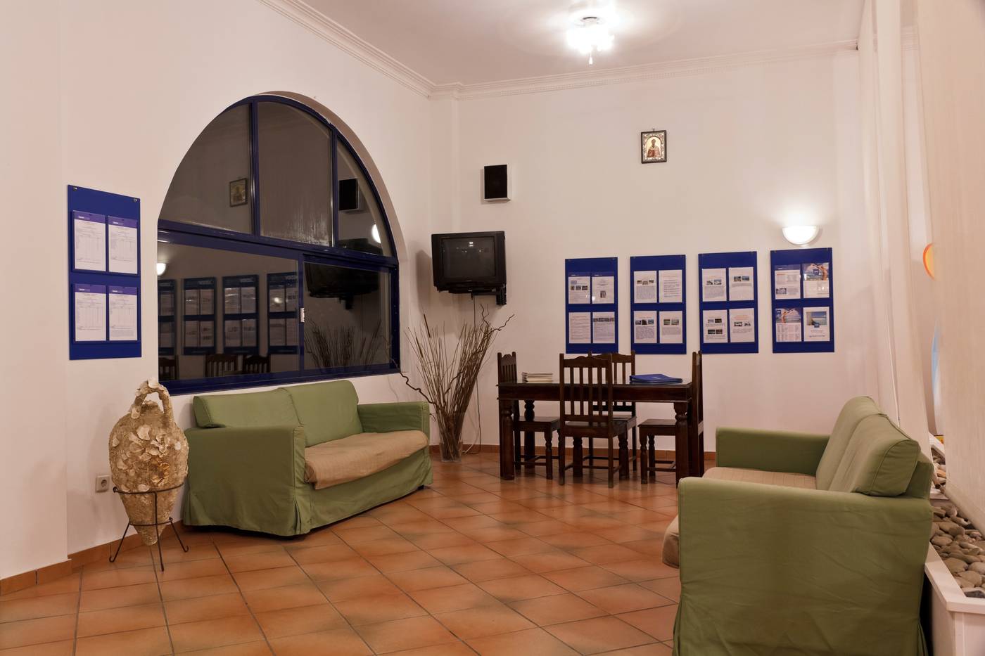 Saint-Nicholas-Lobby-14