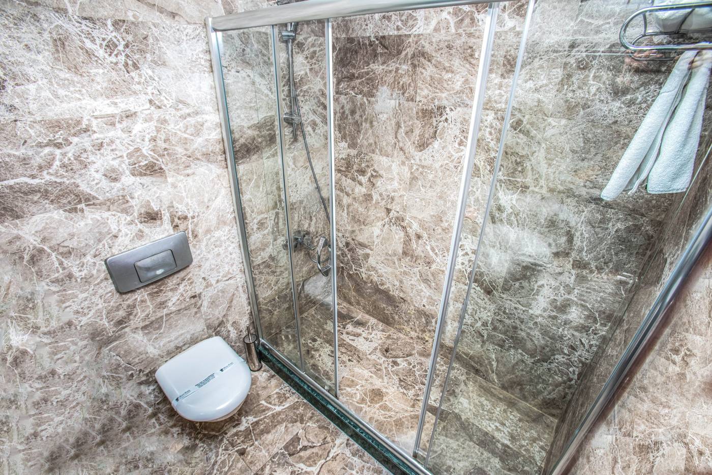 The-Green-Park-Hotel-Merter-Room-21