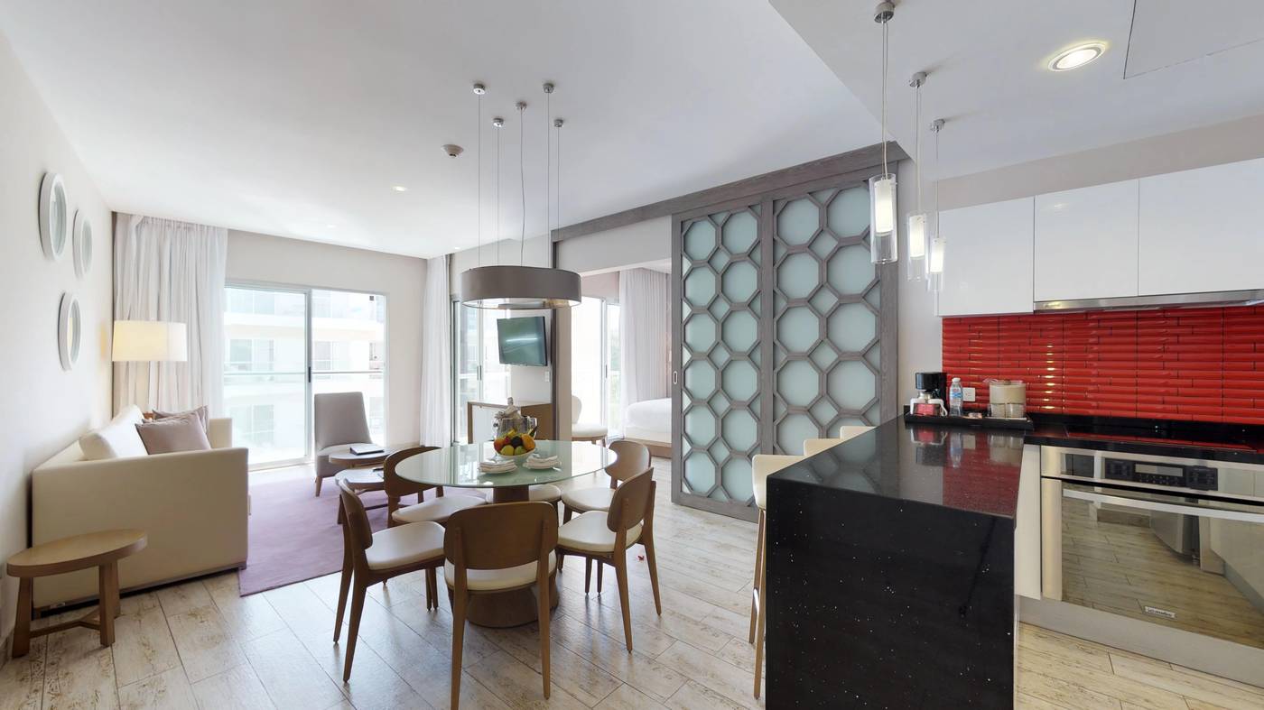 Essence-at-the-Fives-Beach-Room-36