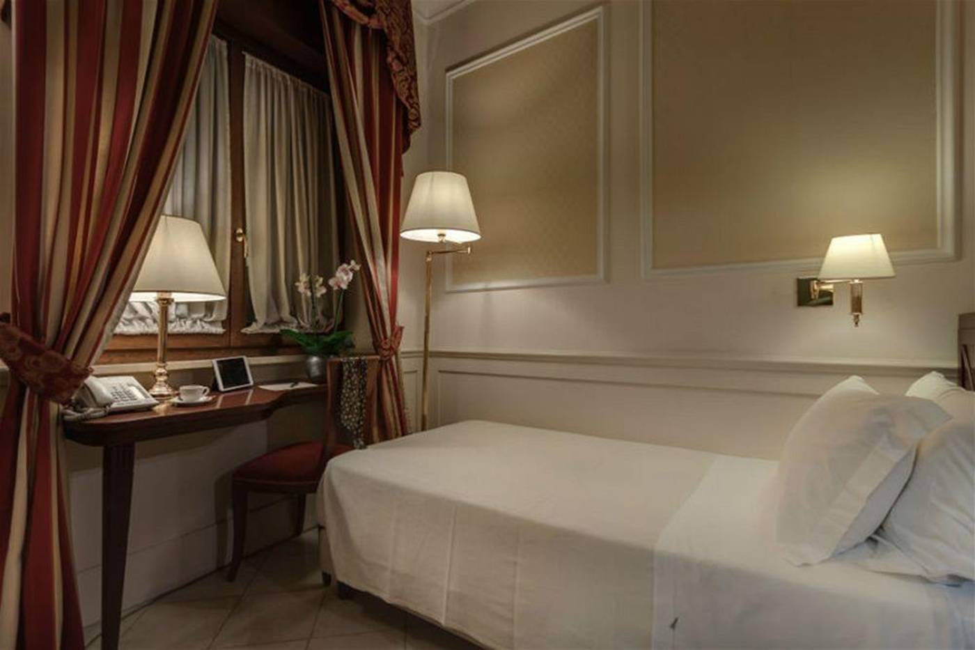 Palazzo-Cardinal-Cesi-Room-5