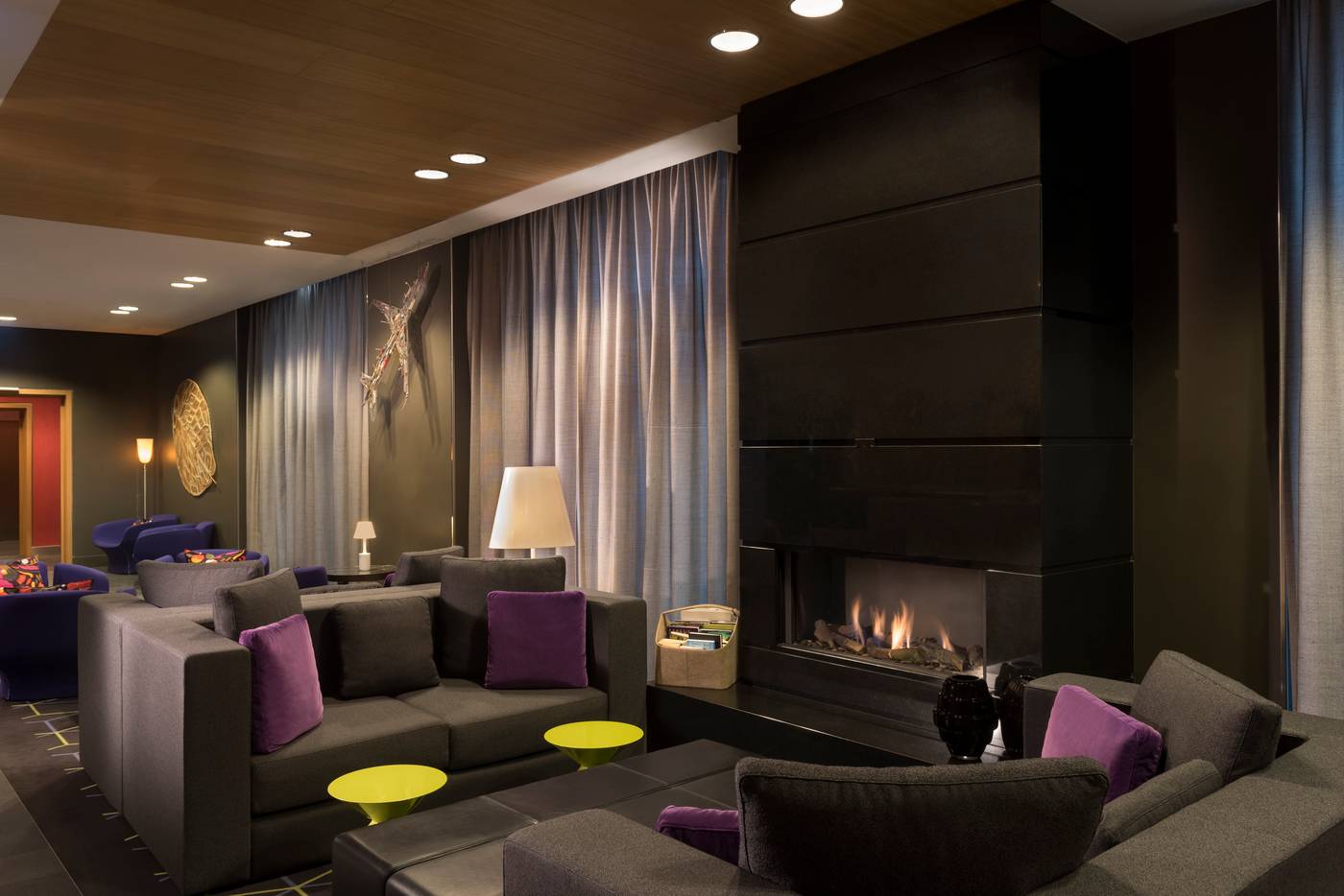 Adina-Apartment-Hackescher-Markt-Lobby-13