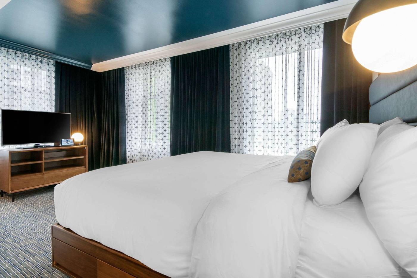 Hotel-Belmont-Vancouver-MGallery-Room-41