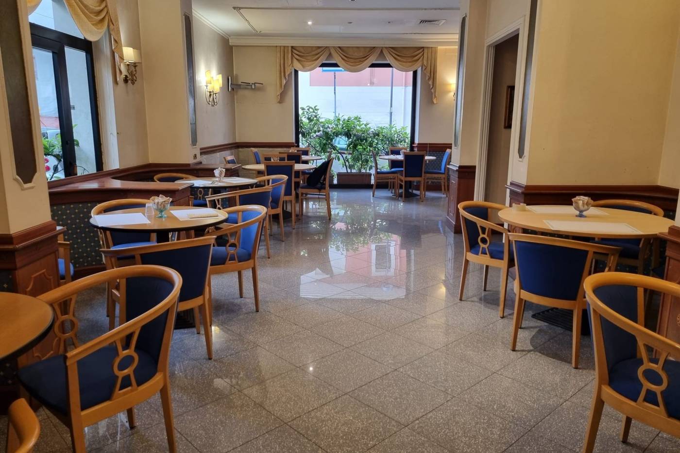 Phi-Hotel-Ambra-Bar-2