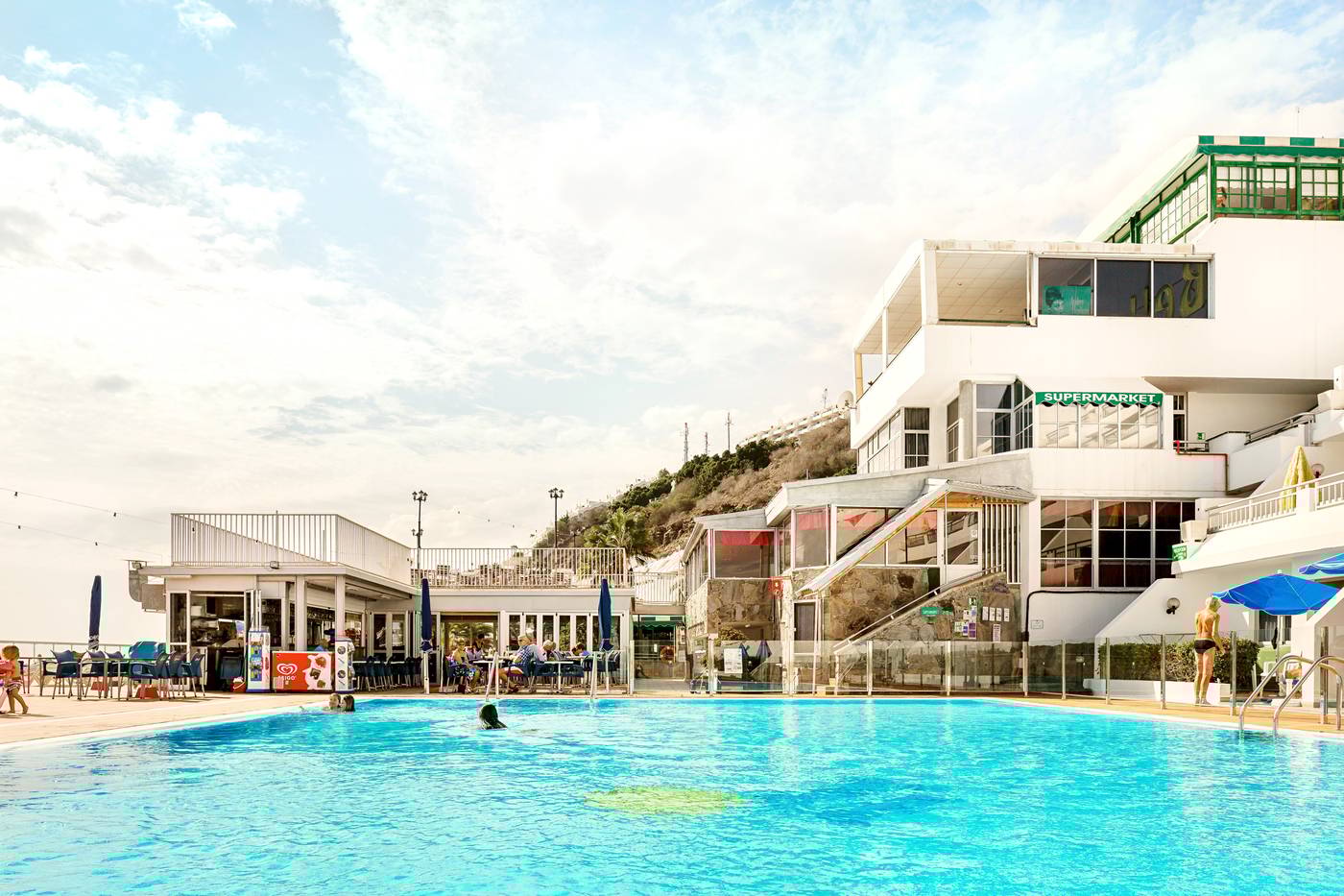 Servatur-Montebello-Apartments-Pool-3