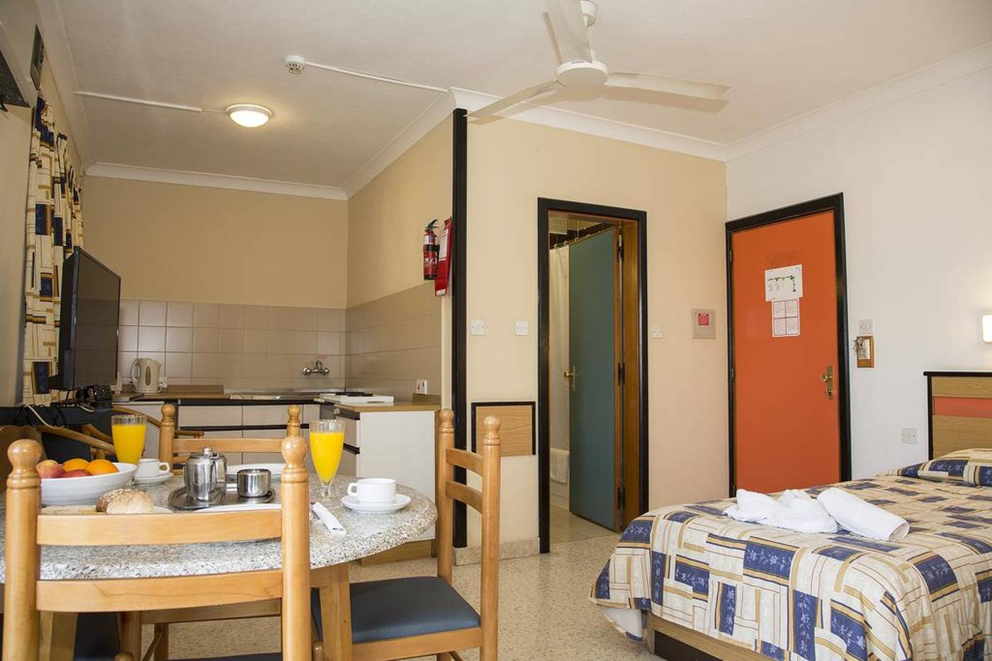 The-St-George-Park-Hotel-Room-10