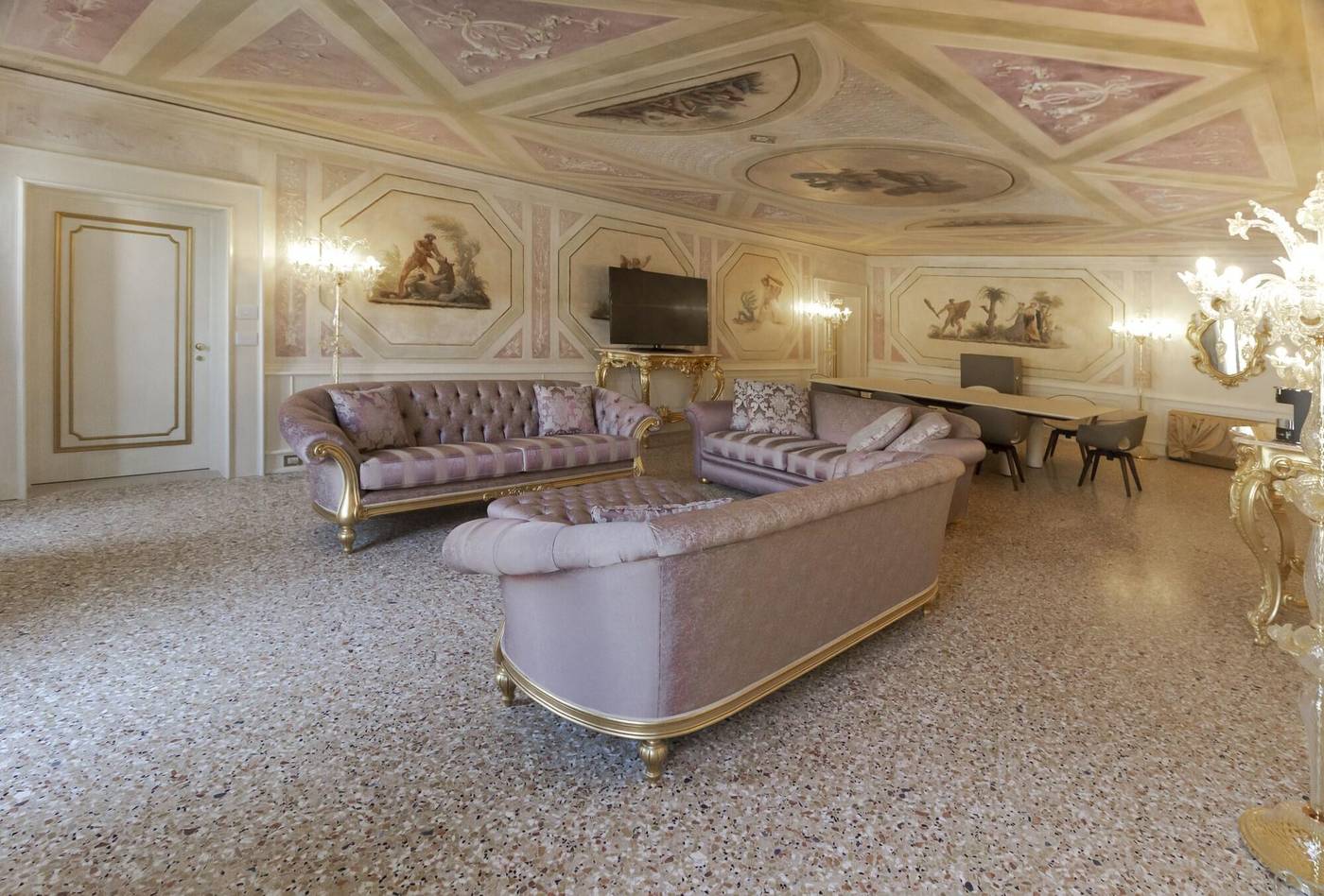 Ca-Bonfadini-Historic-Experience-Room-13