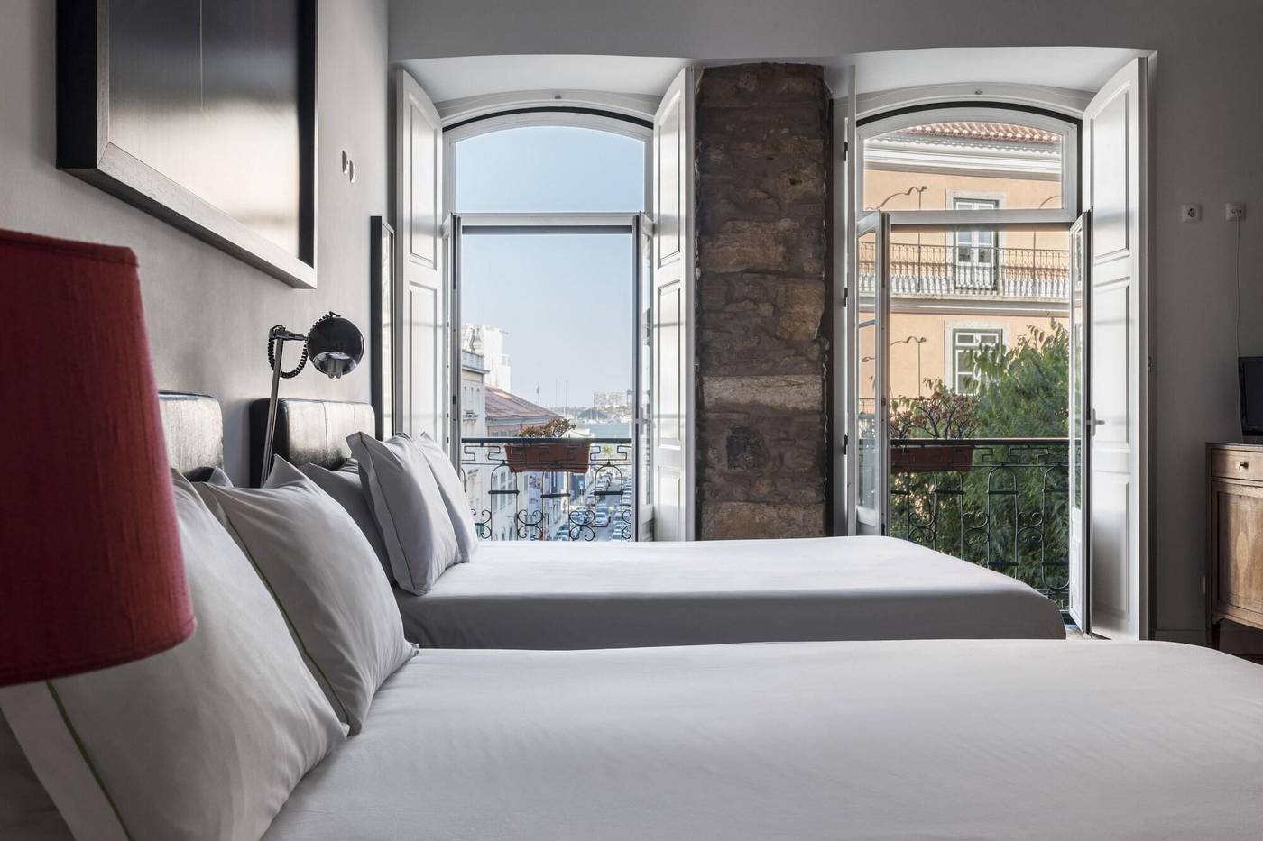 Casa-Do-Bairro-Bed---Breakfast-Room-9