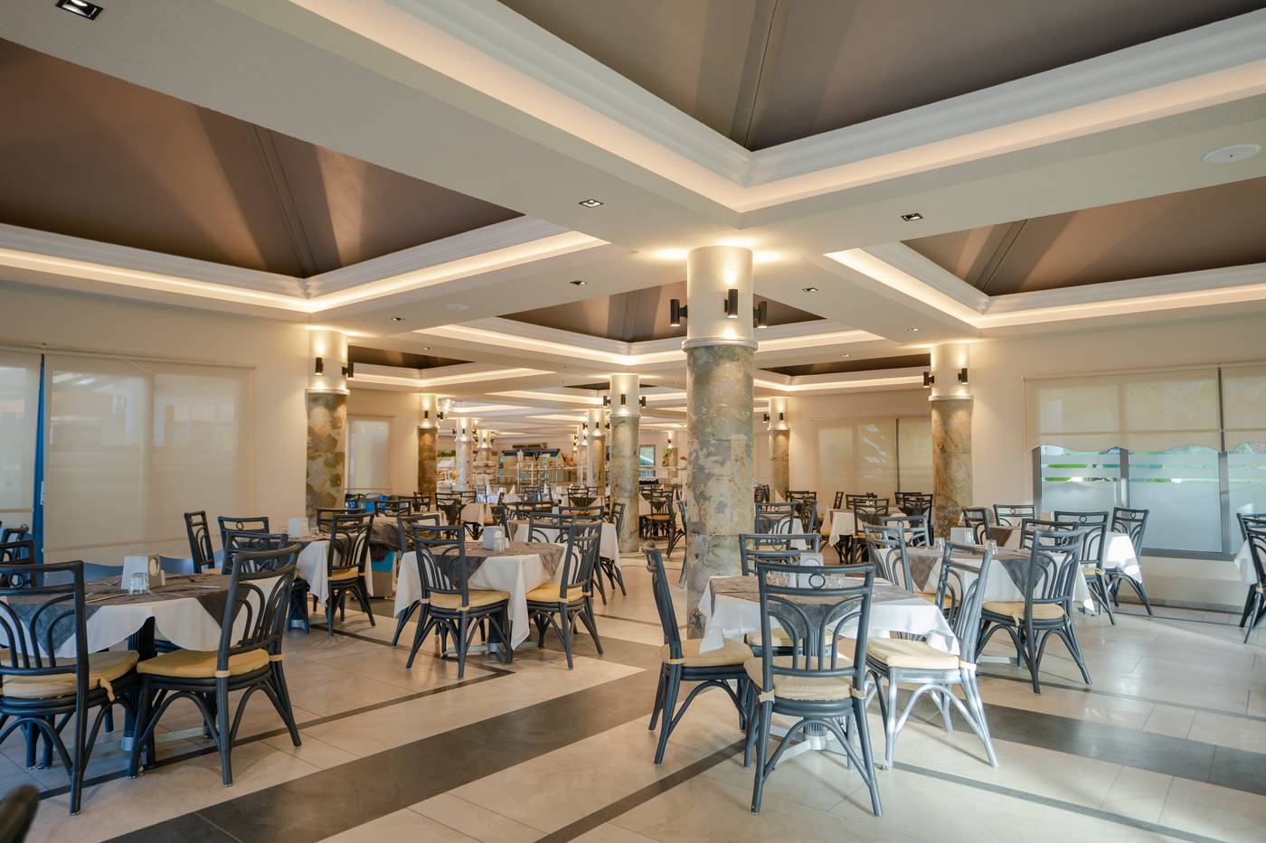 Grand-Blue-Sky-International-Restaurant-29