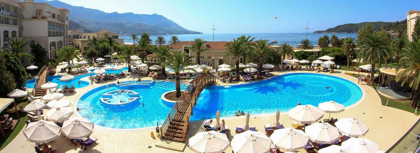 Splendid-Conference---Spa-Resort-Pool-7