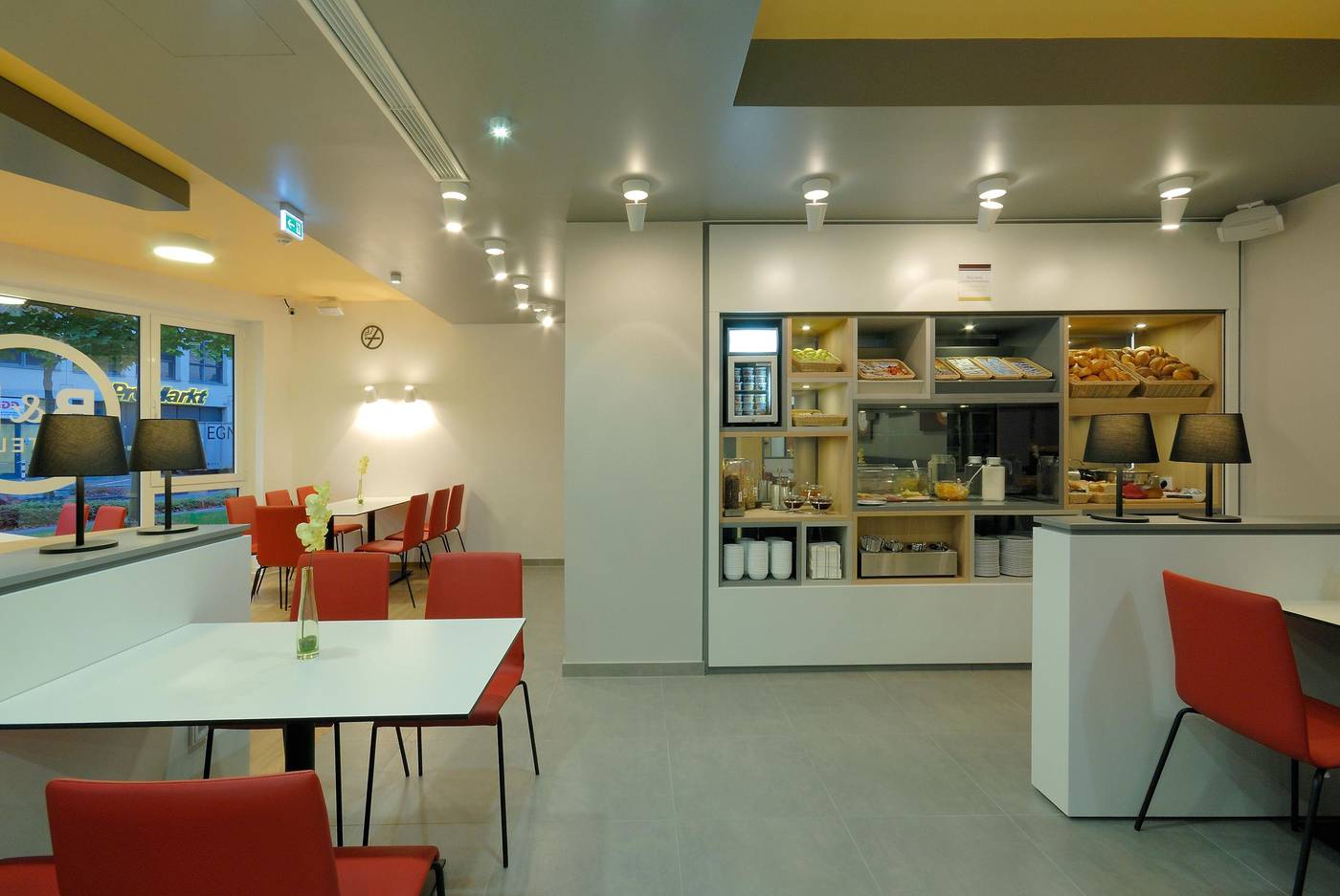 B-B-Hotel-Bonn-Bar-12