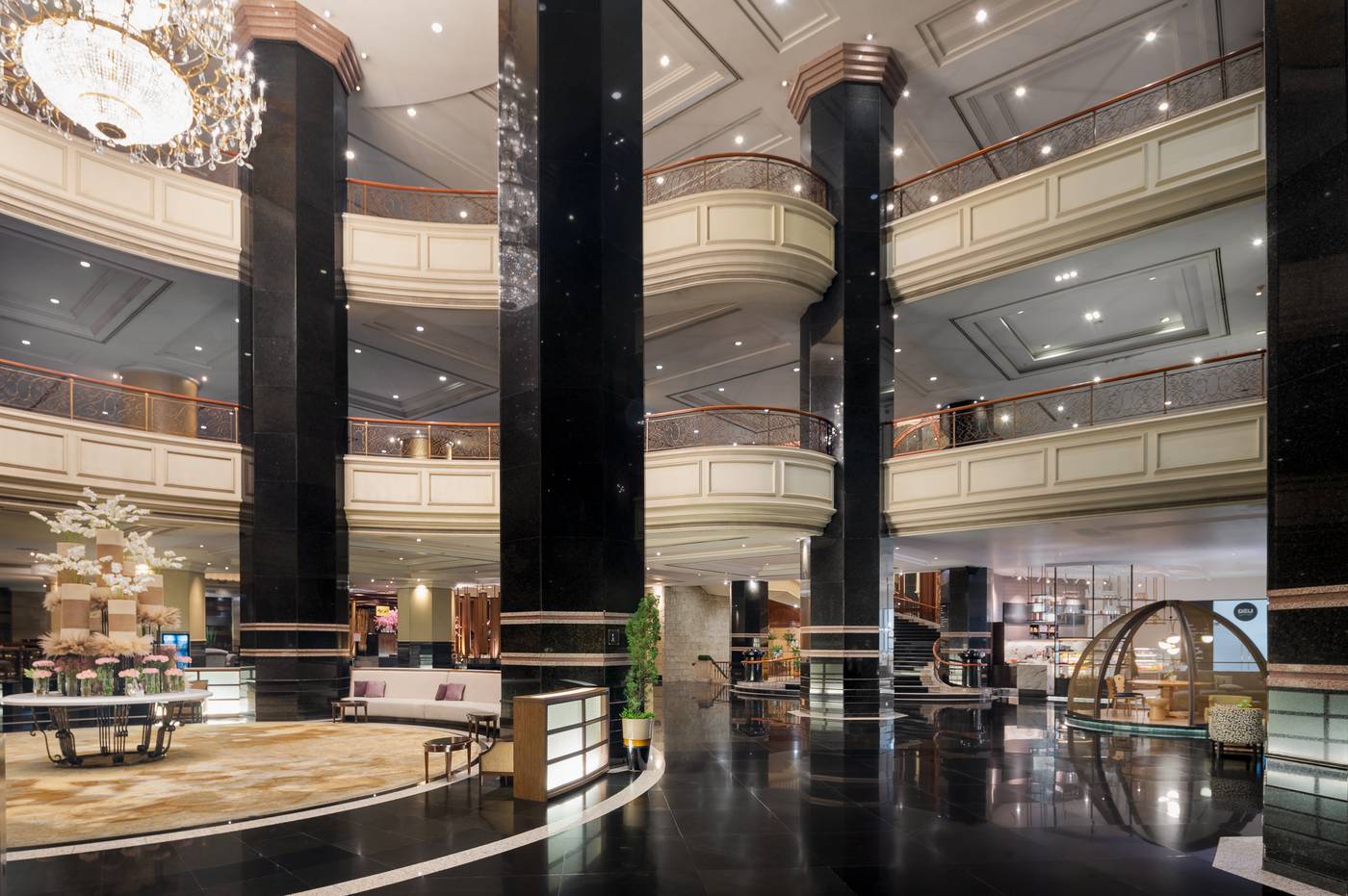 Swissotel-Bangkok-Ratchada-Lobby-13