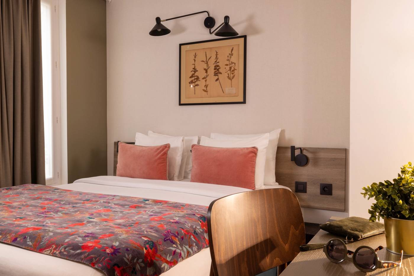 Maxim-Quartier-Latin-Room-40