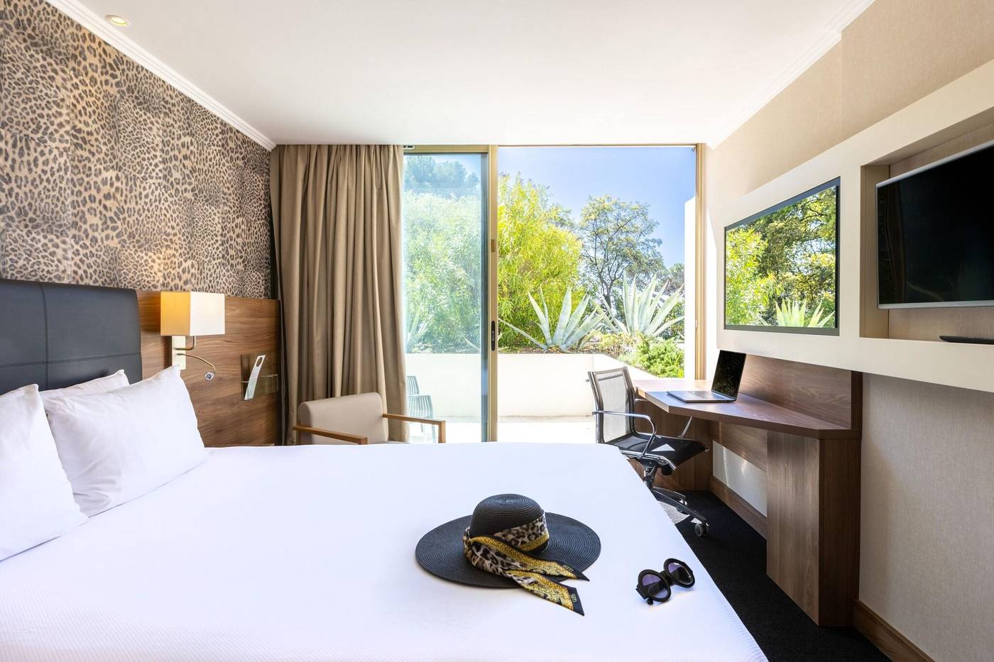 Luxotel-Cannes-Room-18